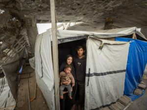 Read more about the article Photos: Gaza’s shelter crisis | Gaza News