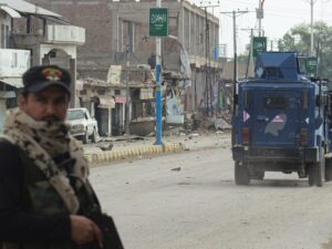 Read more about the article Car bomb attack kills 27 in northwest Pakistan
