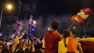 Read more about the article Ecstatic celebrations as Spaniards fete World Cup triumph