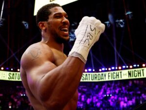 Read more about the article Joshua comes back twice to knock out Prenga and set up Fury showdown