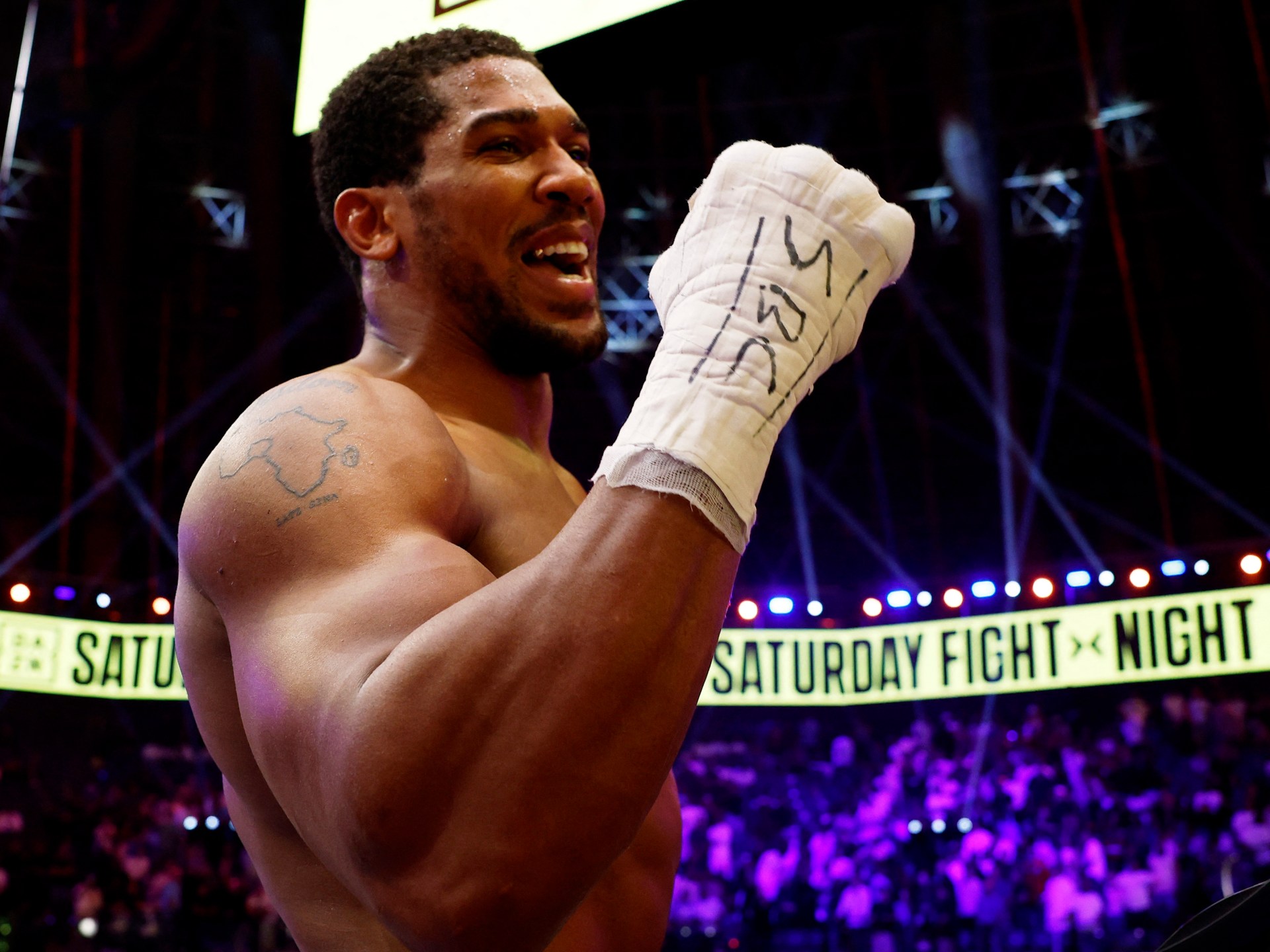 You are currently viewing Joshua comes back twice to knock out Prenga and set up Fury showdown