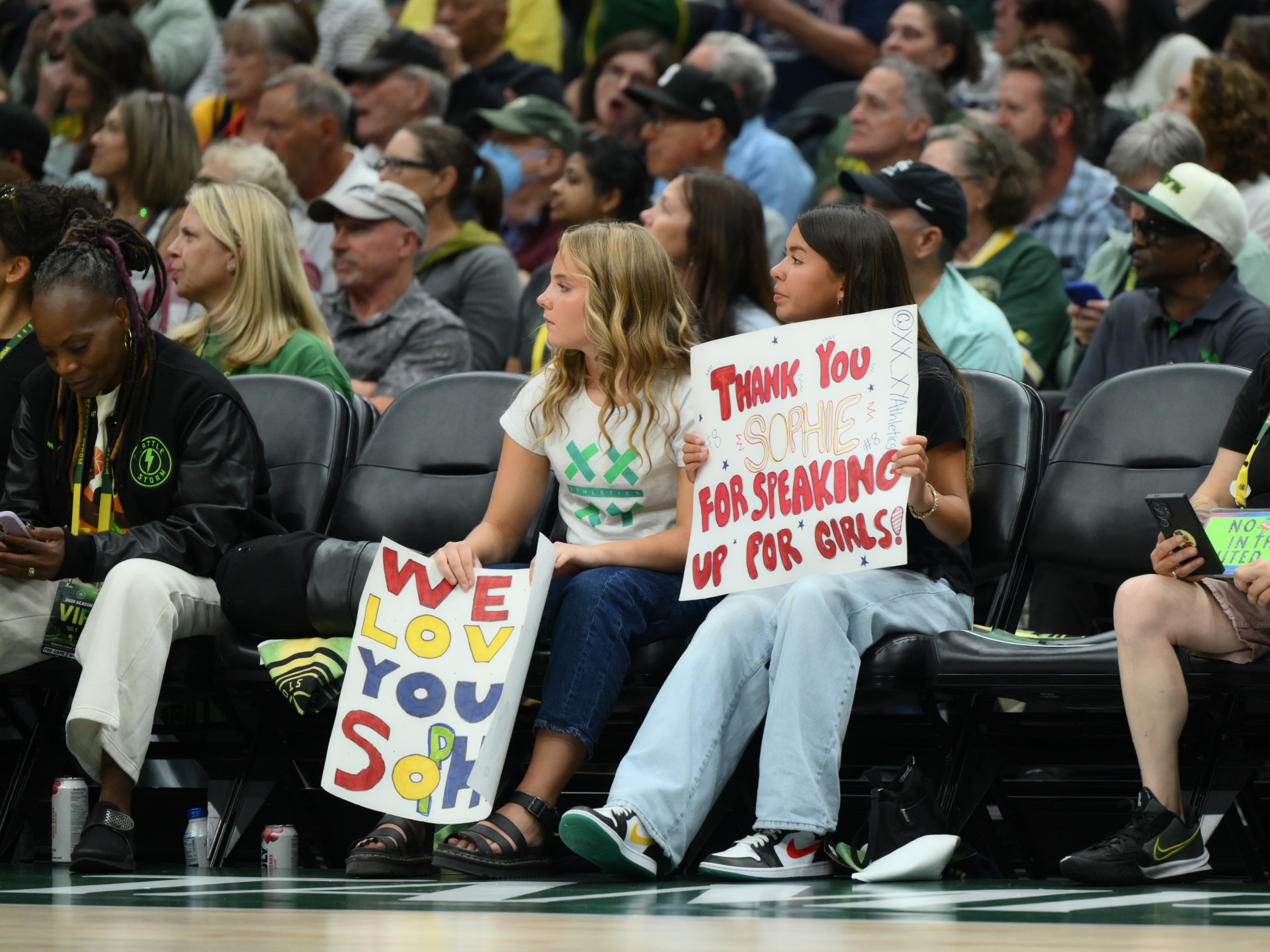 Read more about the article Storm apologize after co-owner berates teen girls for support of Cunningham