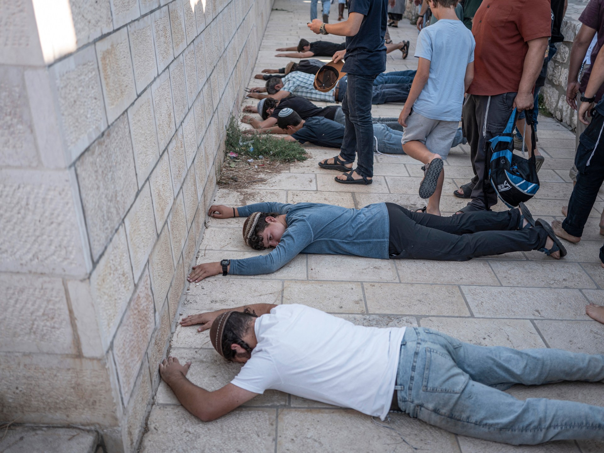 You are currently viewing Far-right Israeli incursion heightens tensions at Al-Aqsa ahead of election