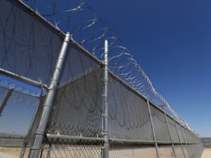 Read more about the article US appeals court rejects Trump expansion of mandatory migrant detention