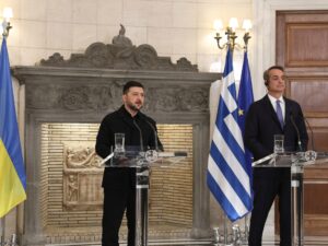 Read more about the article Baulking at shipping sanctions, Greece balances Ukraine aid, fear of Russia