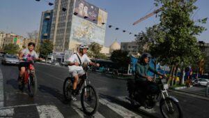 Read more about the article Trump warns of largest strikes on Iran yet as Tehran lashes out across Gulf