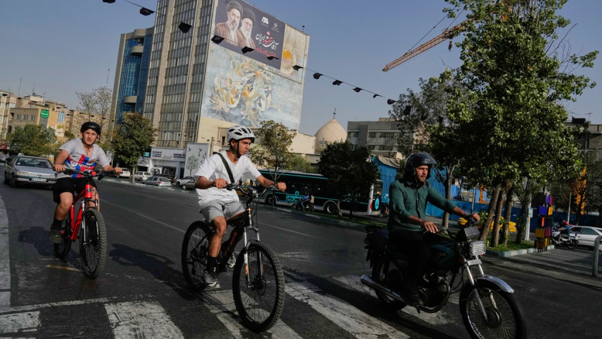 You are currently viewing Trump warns of largest strikes on Iran yet as Tehran lashes out across Gulf