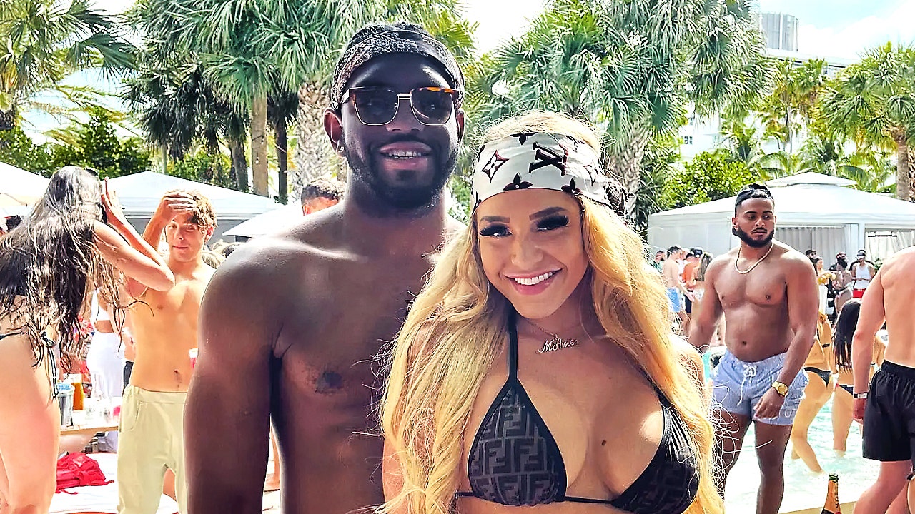 You are currently viewing OnlyFans model Courtney Clenney reaches plea deal in stabbing case