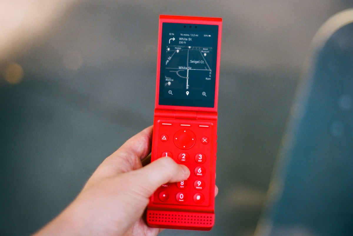 Read more about the article Light made a flip phone. It’s colorful and it’s cheap.