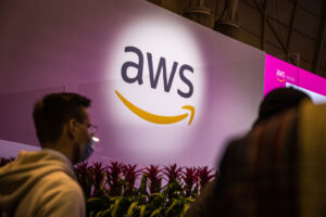 Read more about the article Recursive Superintelligence signs $410 compute deal with Amazon