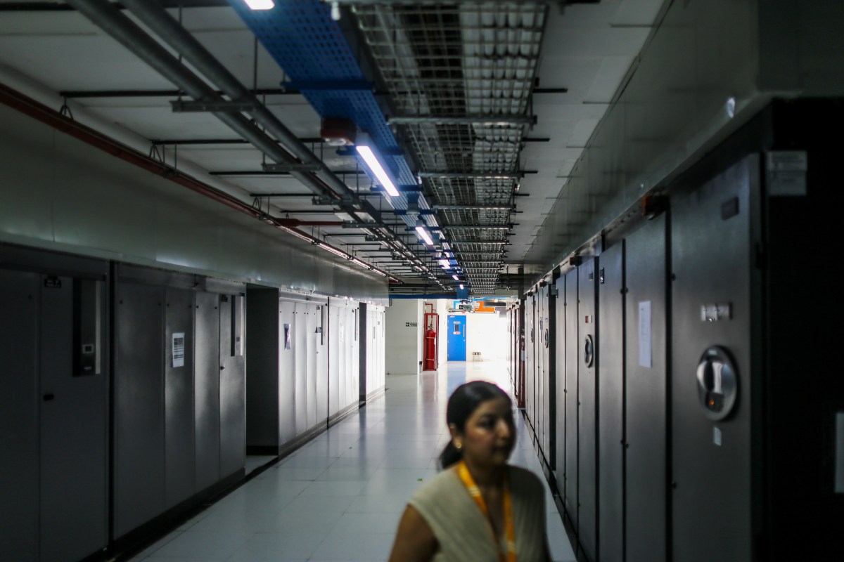 You are currently viewing Data centers expected to use 4x more electricity by 2035