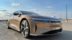 Read more about the article Saudi prince buys 5% stake in Lucid Motors