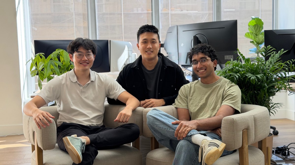 Read more about the article Perplexity employee who worked on Comet launches an AI browser aimed at knowledge work