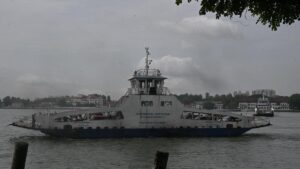 Read more about the article Kochi Corpn. mulls hybrid ro-ro ferry for Vypeen–Fort Kochi amid noise complaints