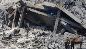 Read more about the article Trump announces Hamas to disarm paving way for Israel to withdraw from Gaza | Donald Trump
