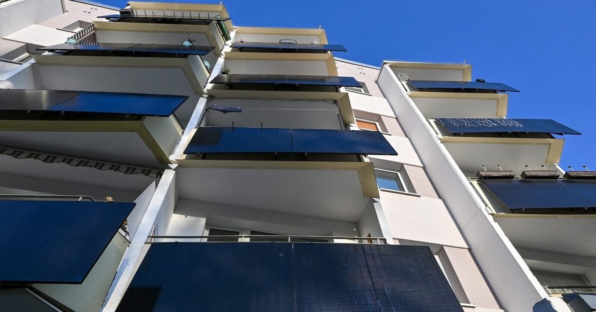 Read more about the article Balcony solar is sweeping the US, but who’s actually…