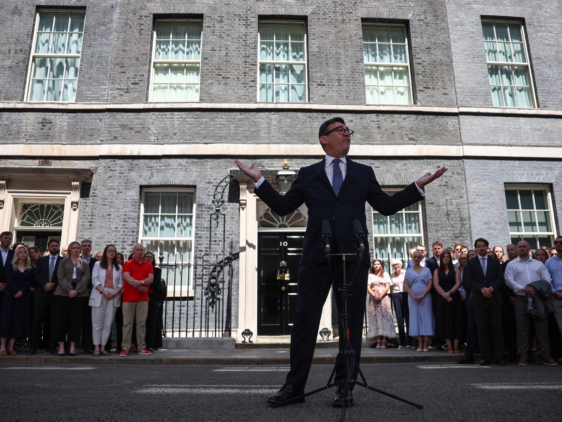 Read more about the article Andy Burnham pledges end to political instability as he becomes UK PM
