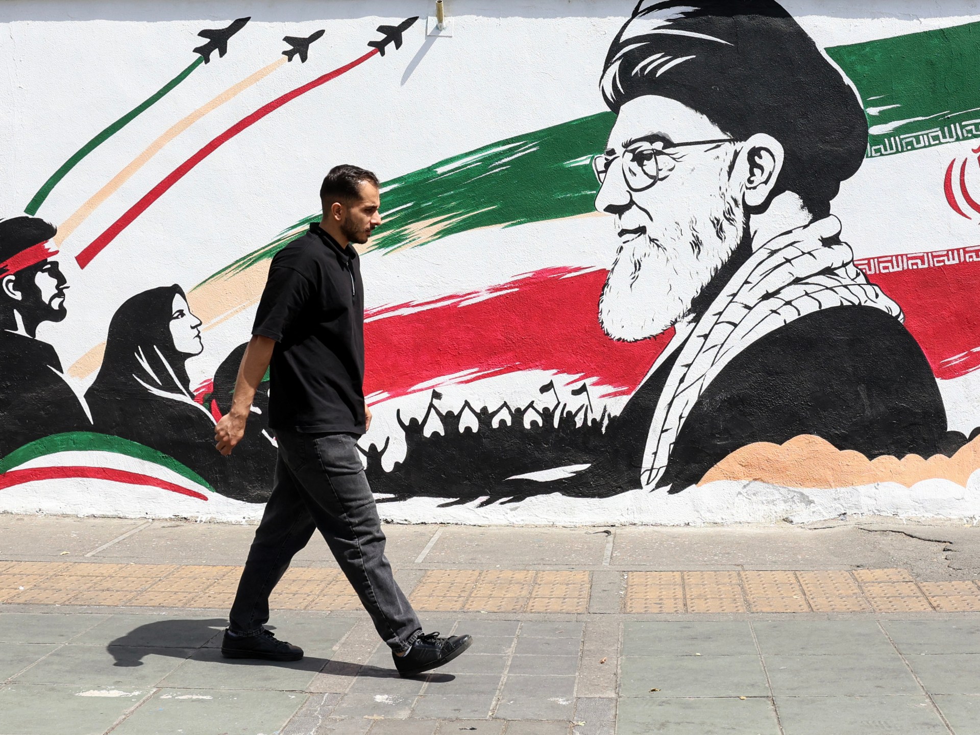 You are currently viewing Iran blames US for Hormuz dispute as both sides confirm ongoing talks