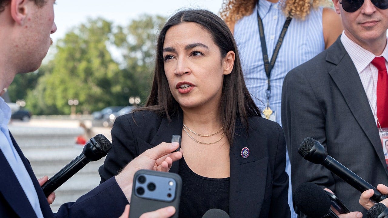 Read more about the article Alexandria Ocasio-Cortez leads 2028 Democratic poll but won’t commit