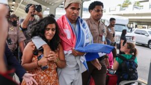 Read more about the article Cuban artist and dissident exiled from country after 5 years in prison arrives in US : NPR