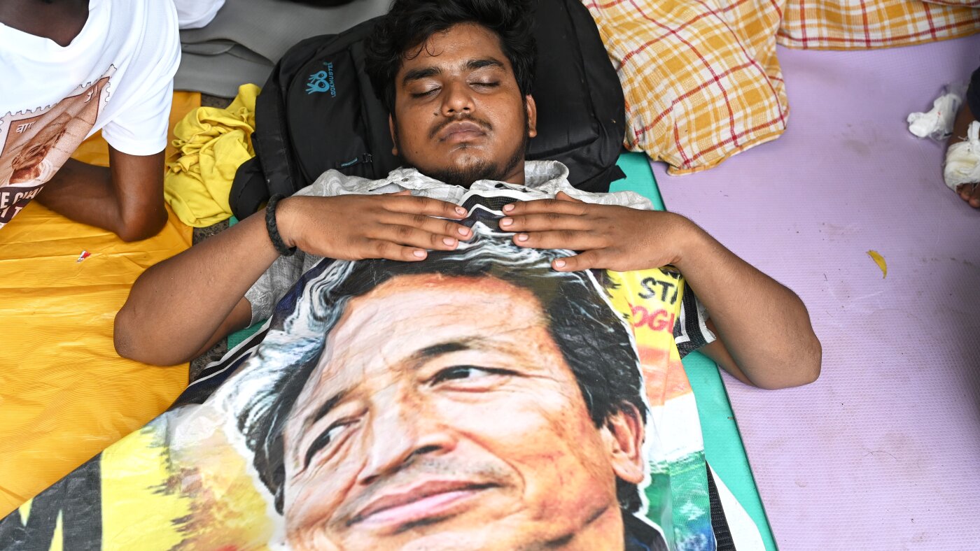 Read more about the article Indian activist Wangchuk ends 26-day hunger strike as ‘Cockroach’ protesters vow to press on : NPR