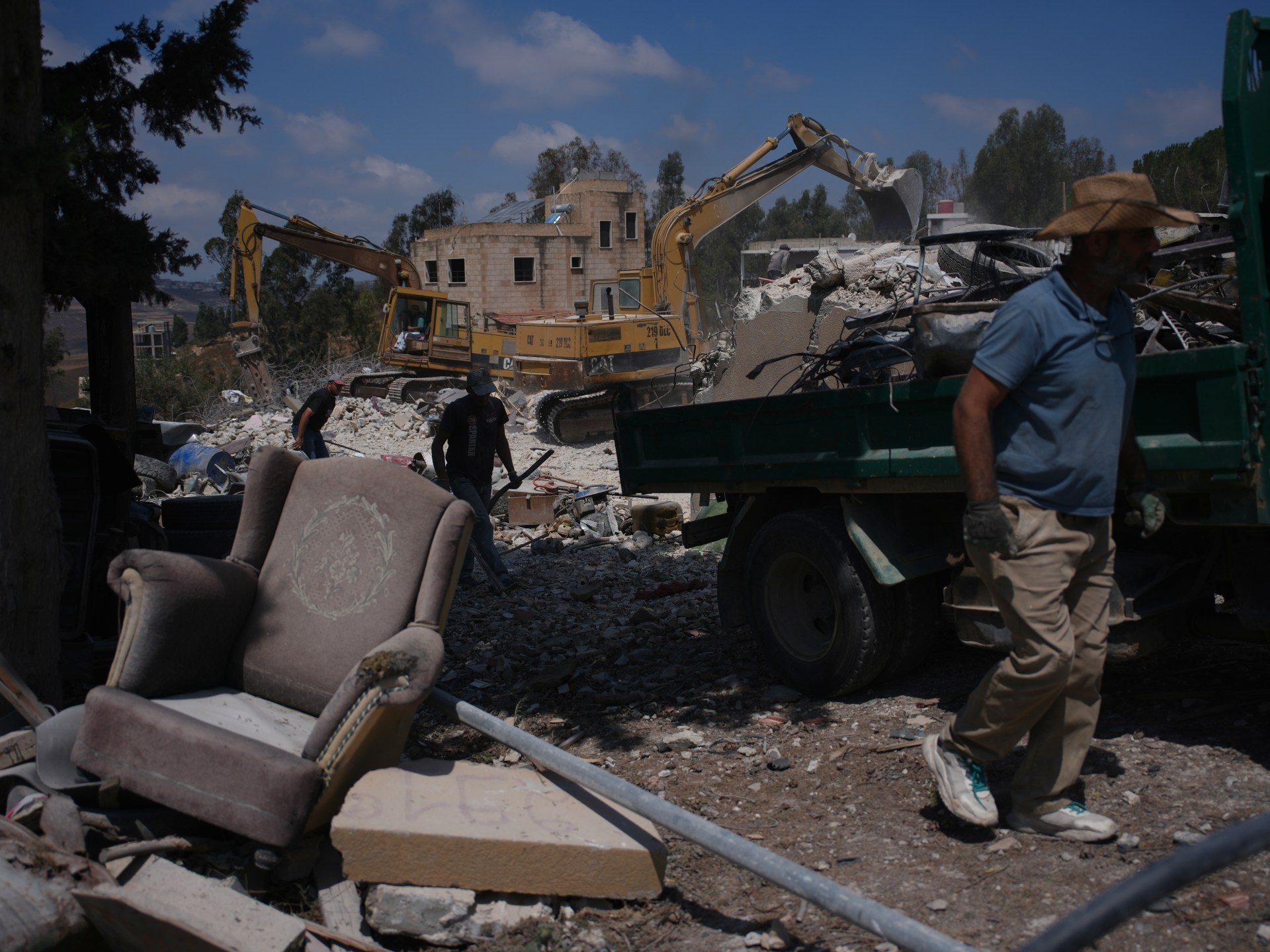 You are currently viewing Israel carries out blasts across south Lebanon despite ‘ceasefire’ deal