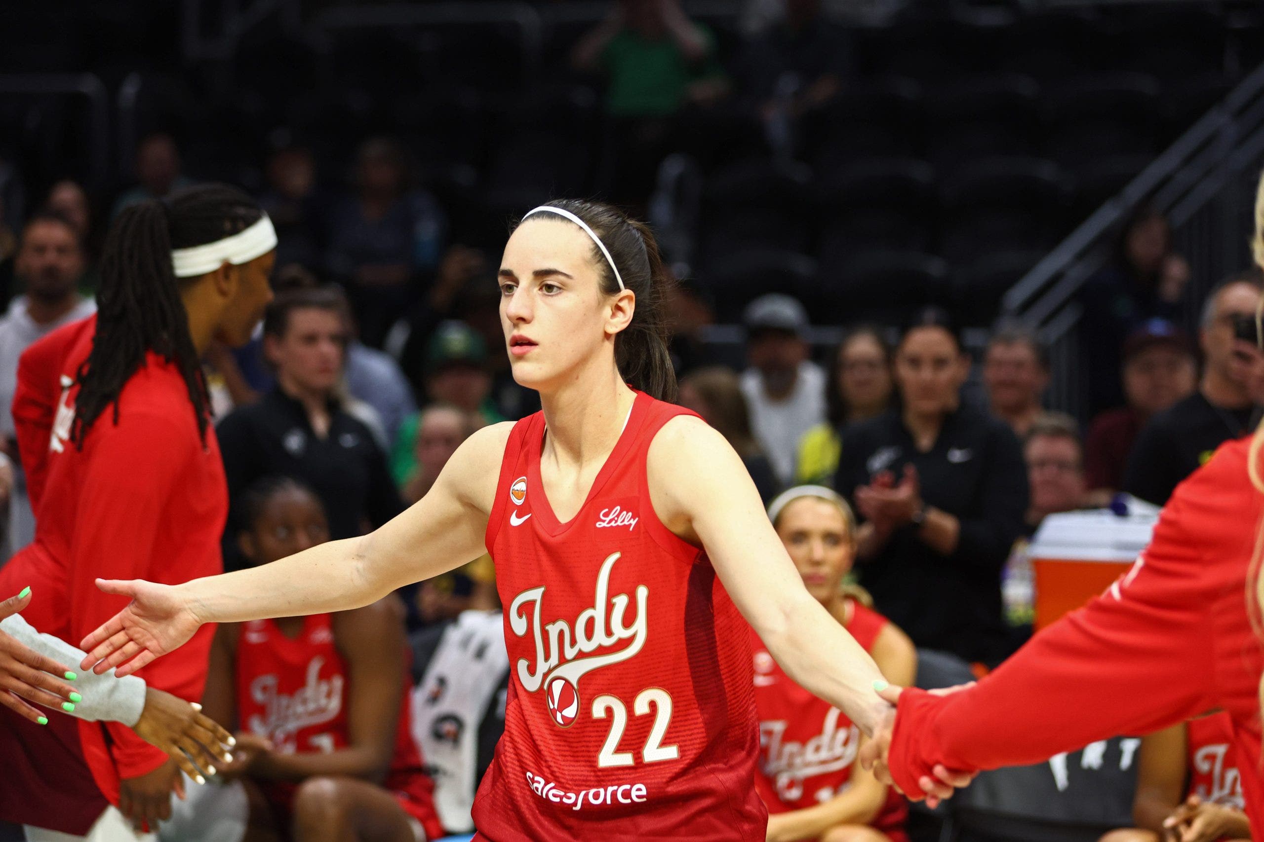 You are currently viewing Caitlin Clark erupts for 32 points as Fever hold off Storm to complete season-series sweep
