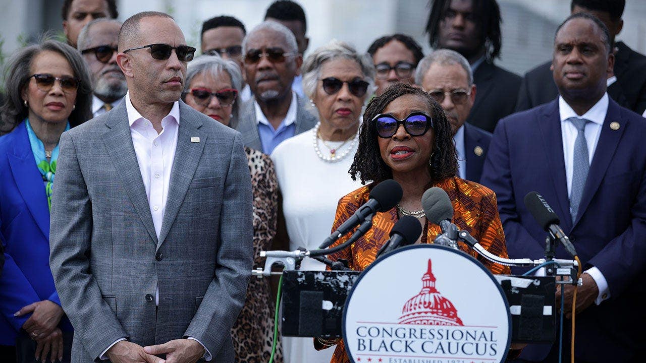 Read more about the article Nancy Mace files resolution to ban race-based caucuses in Congress