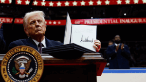 Read more about the article Trump orders signs outside Smithsonian to promote accurate history