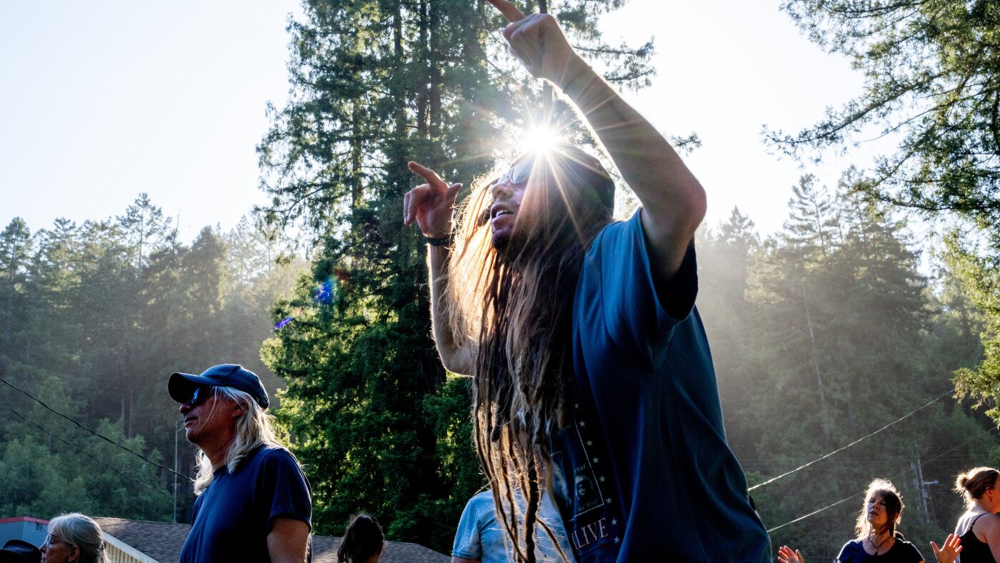 You are currently viewing How did you become a Deadhead? : NPR