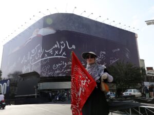 Read more about the article US launches new strikes as Iran warns of regional turmoil