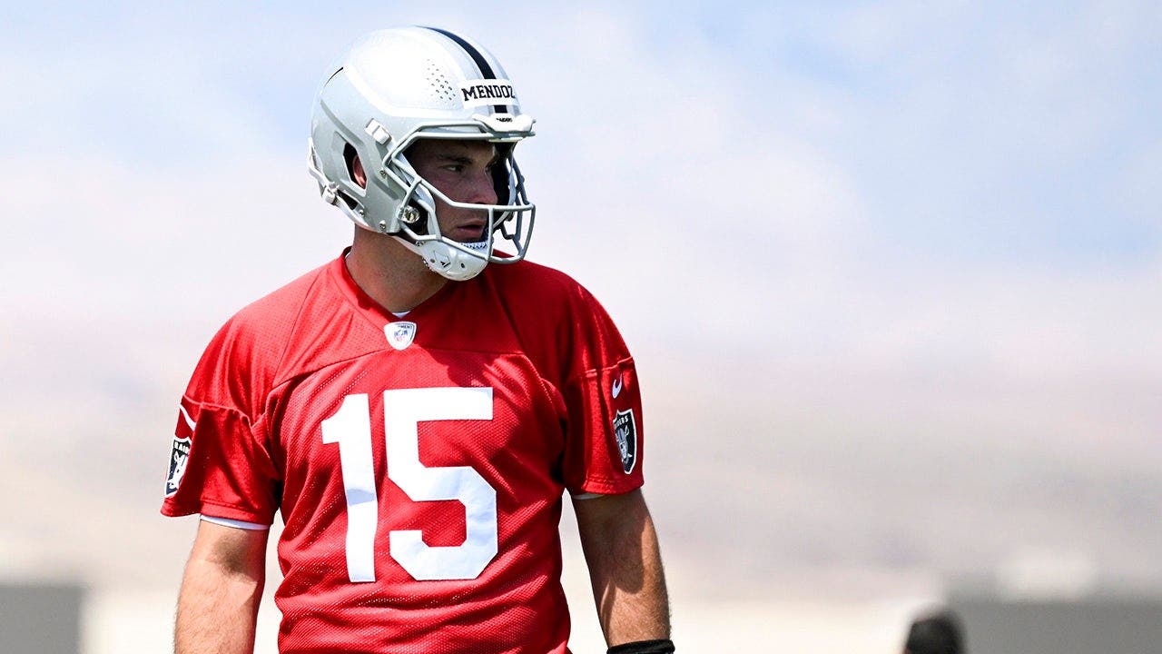 Read more about the article First overall pick Fernando Mendoza signs guaranteed deal with Raiders, who seem to be an ‘arrow up’ NFL club
