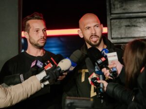 Read more about the article Tate brothers face at least two more weeks in US jail as bail bid reviewed