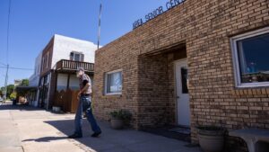 Read more about the article On Aug. 1, the first Americans lose Medicaid under Trump’s work rules : NPR