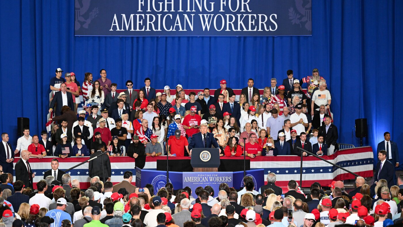 Read more about the article Trump is upending tradition by campaigning in toss-up races : NPR