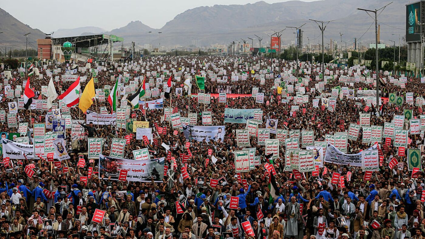 Read more about the article Amid U.S.-Iran war, Houthi rebels threaten to blockade another key strait : NPR