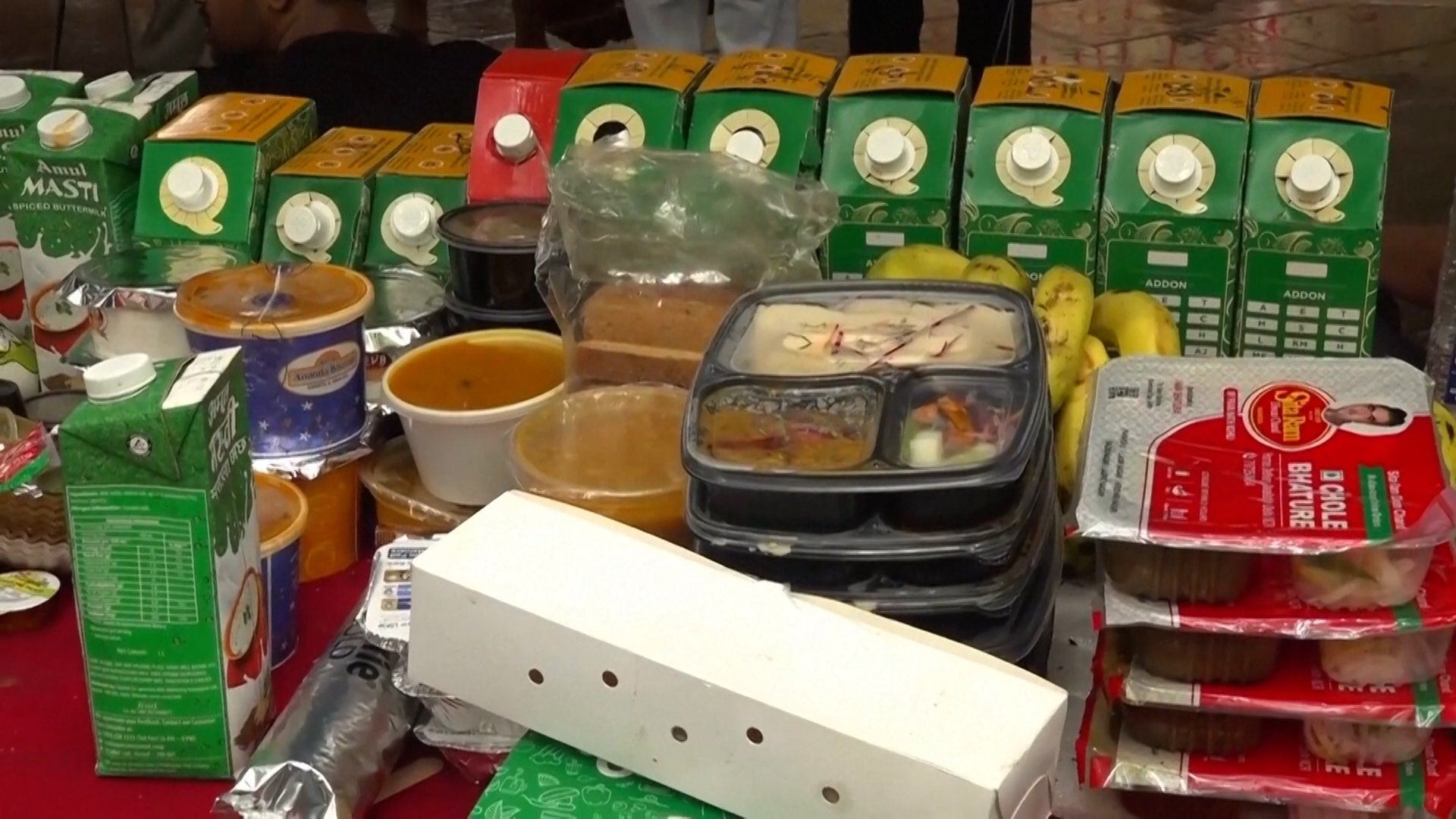 You are currently viewing Anonymous food donations reach Indian student protesters | Newsfeed
