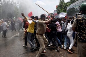 Read more about the article Indian police accused of using pellet guns in crackdown on India’s protests | Protests