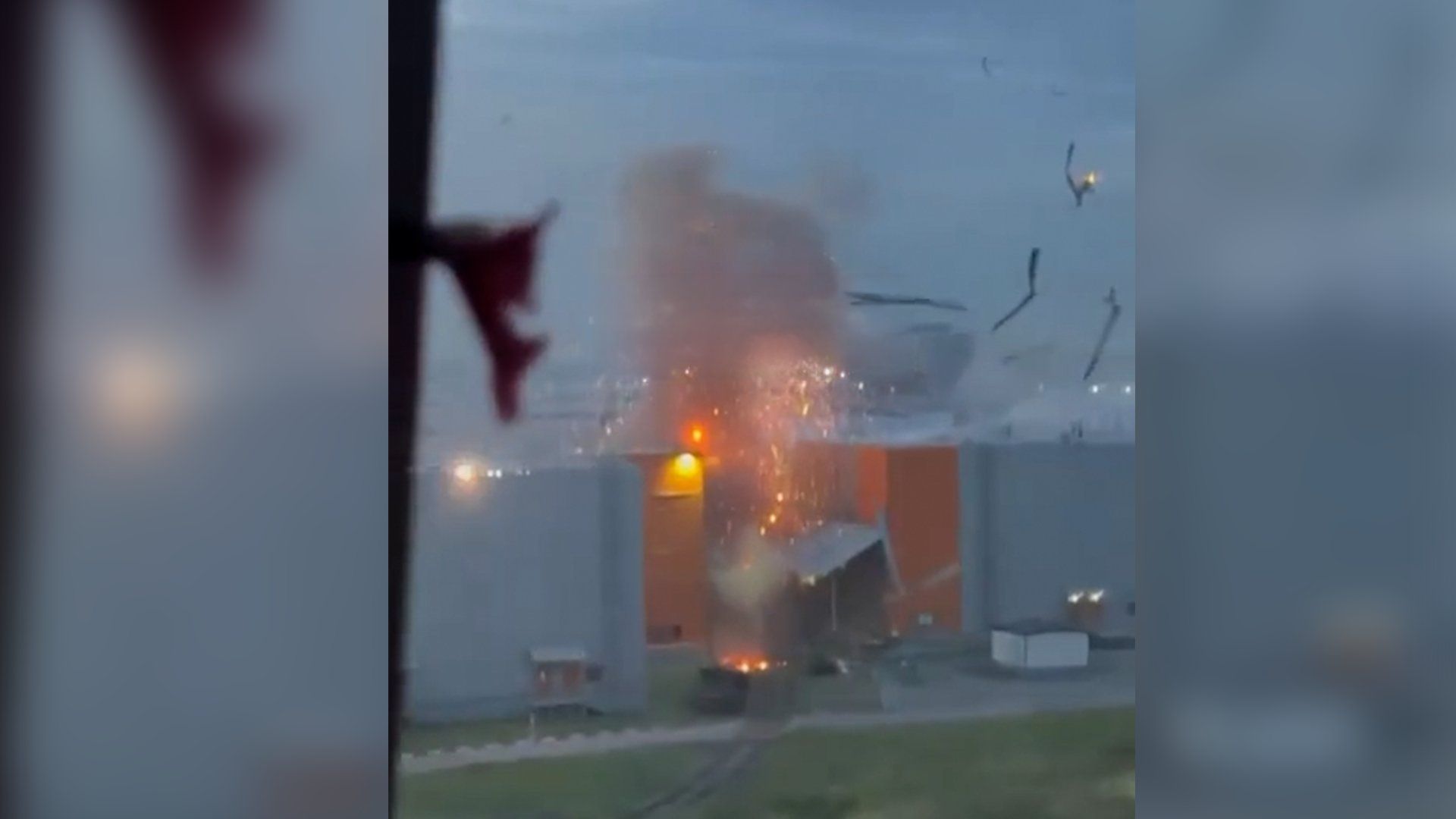 Read more about the article Major fire after Ukrainian strike on St Petersburg warehouse | Russia-Ukraine war