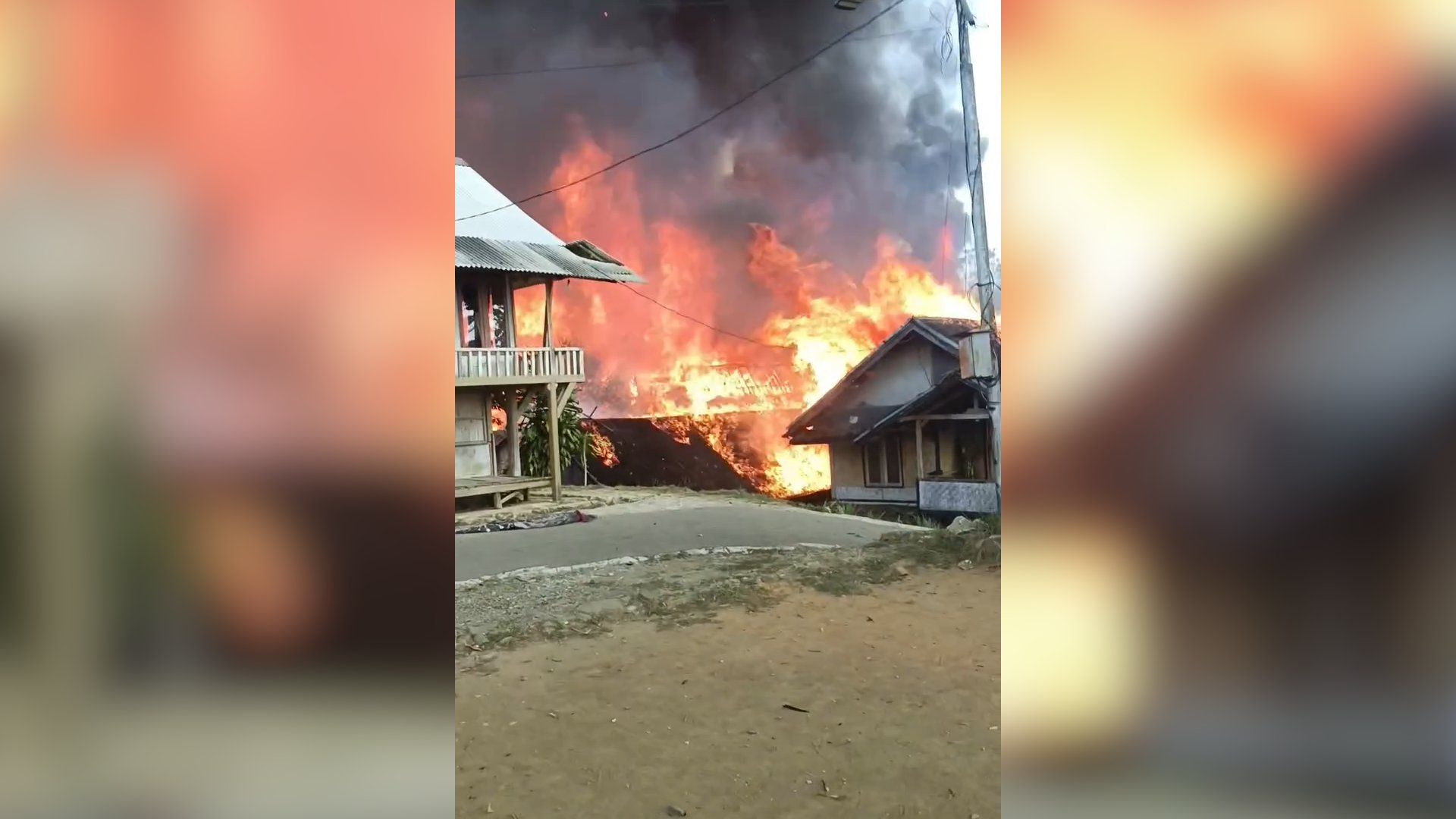 You are currently viewing Fire tears through Indonesian village in West Java | Newsfeed