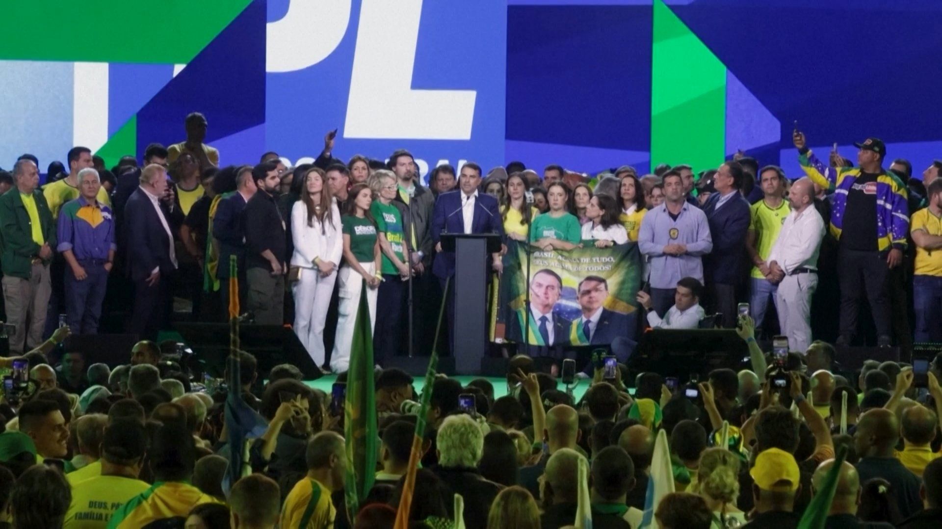 Read more about the article Flavio Bolsonaro launches Brazil presidential bid with Milei support | Elections News
