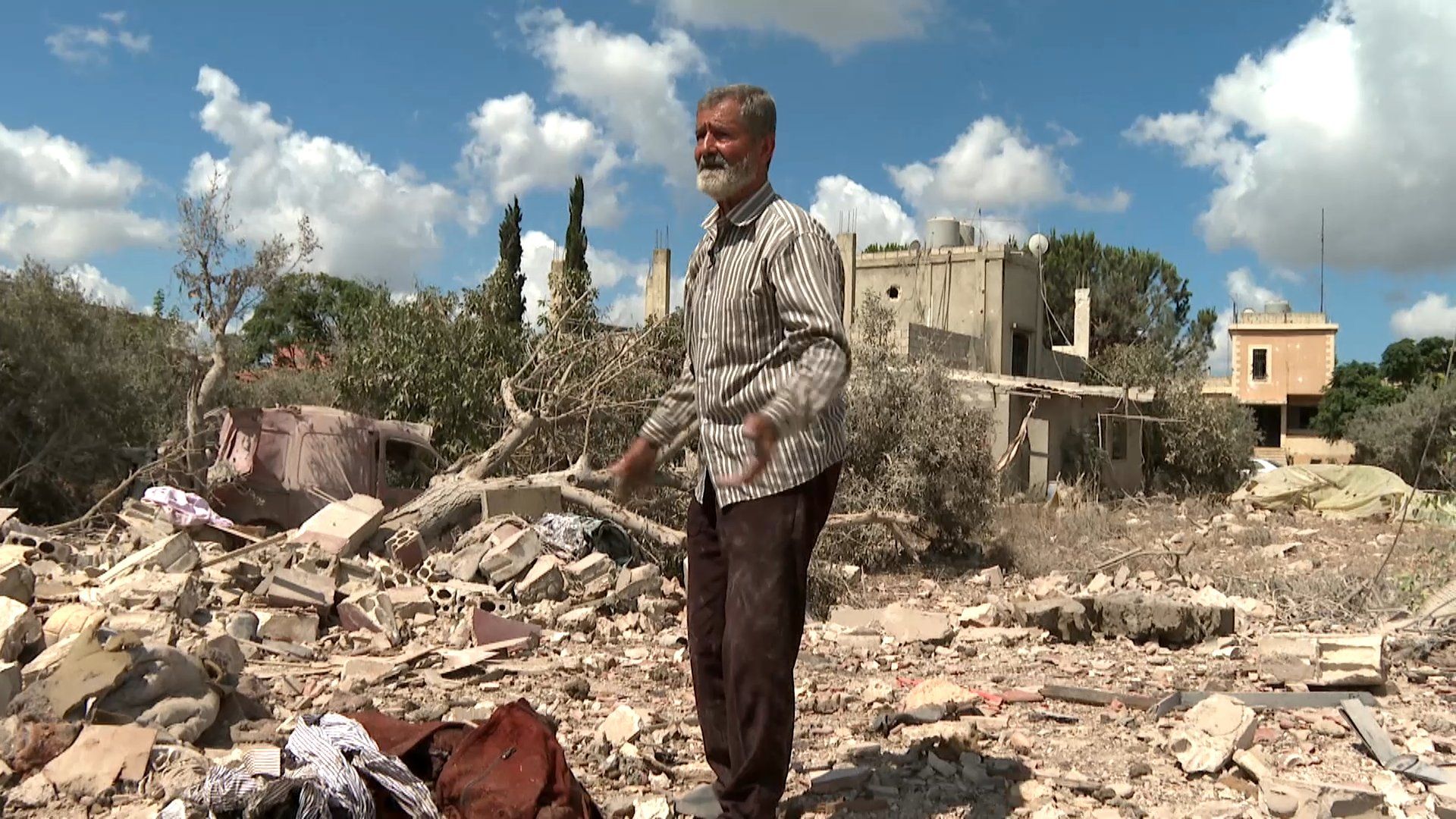 You are currently viewing Lebanese return to homes of rubble left by Israel in so-called pilot zones | Israel attacks Lebanon