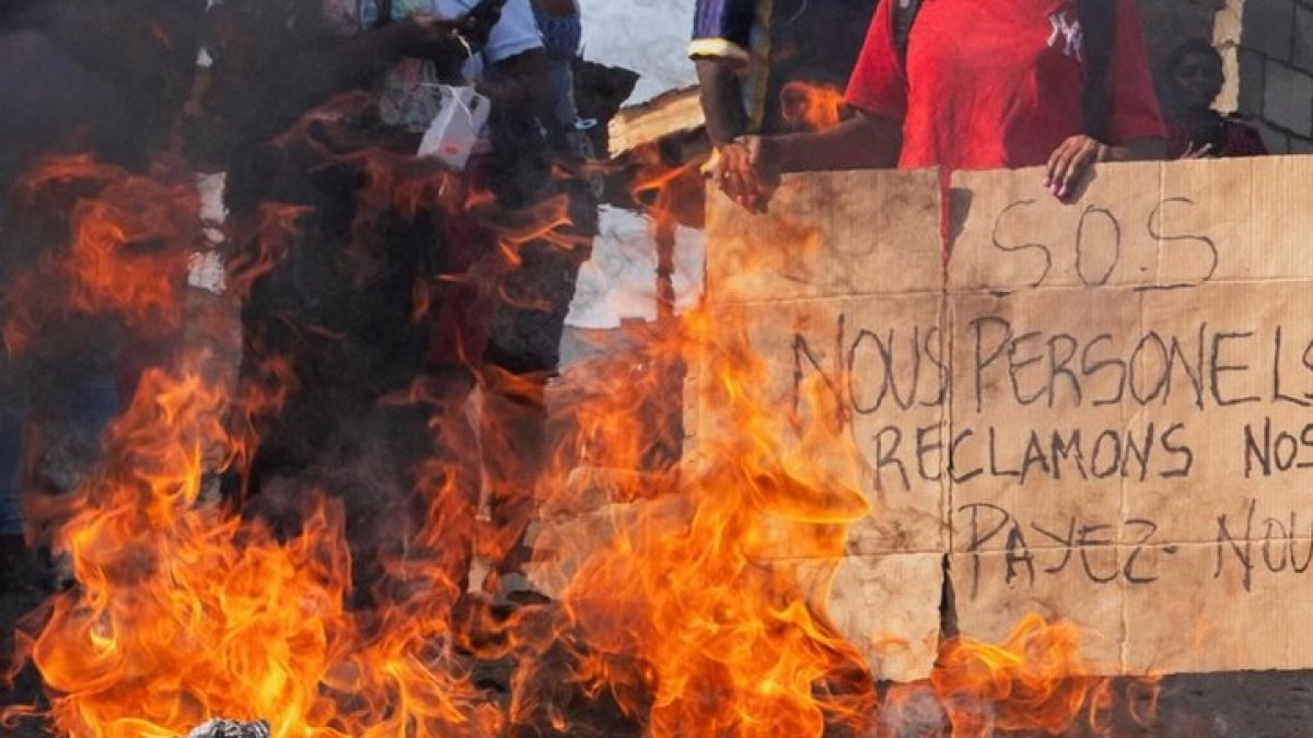 You are currently viewing Ebola response workers strike in DR Congo as death toll spikes | Newsfeed