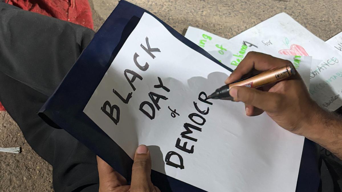 Read more about the article CJP’s ‘night vigil’ at Jantar Mantar: In pictures