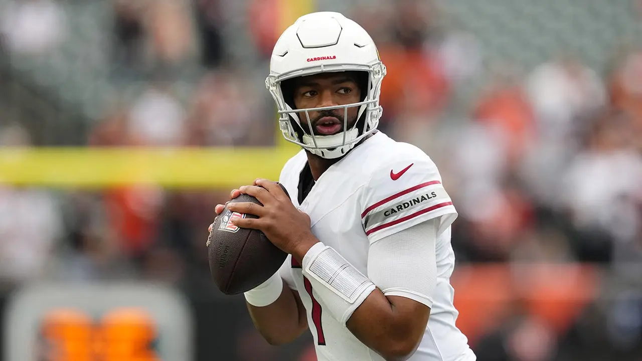 You are currently viewing Jacoby Brissett gets $15.5M raise from the Cardinals for the 2026 season