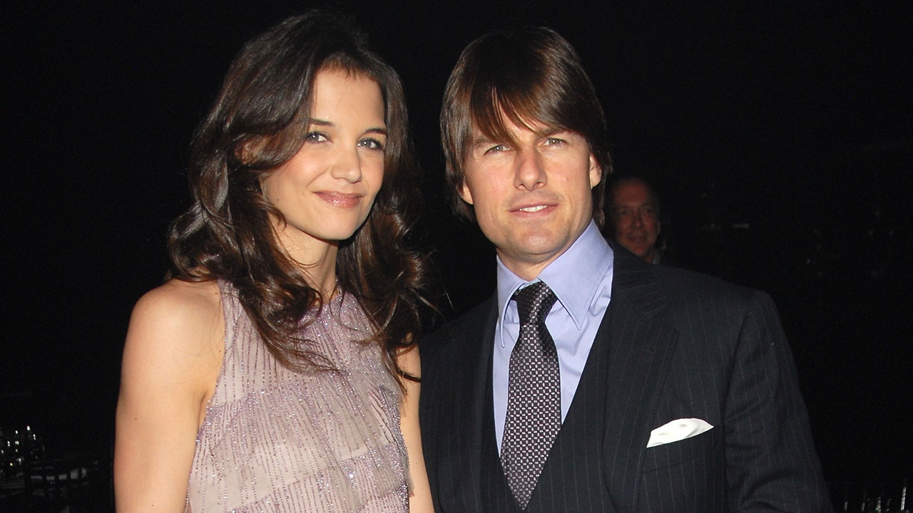 You are currently viewing Tom Cruise and Katie Holmes’ daughter drops last name in legal change