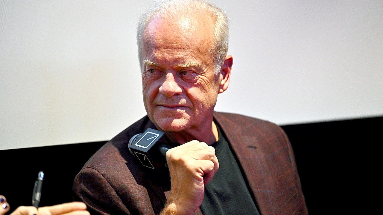 You are currently viewing Kelsey Grammer says Hollywood race-swapping of classics causes flops