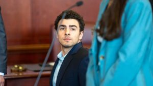 Read more about the article Luigi Mangione lawyers argue media access rules violate public trial