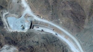 Read more about the article Trump threatens to strike Iran’s Pickaxe Mountain over centrifuges