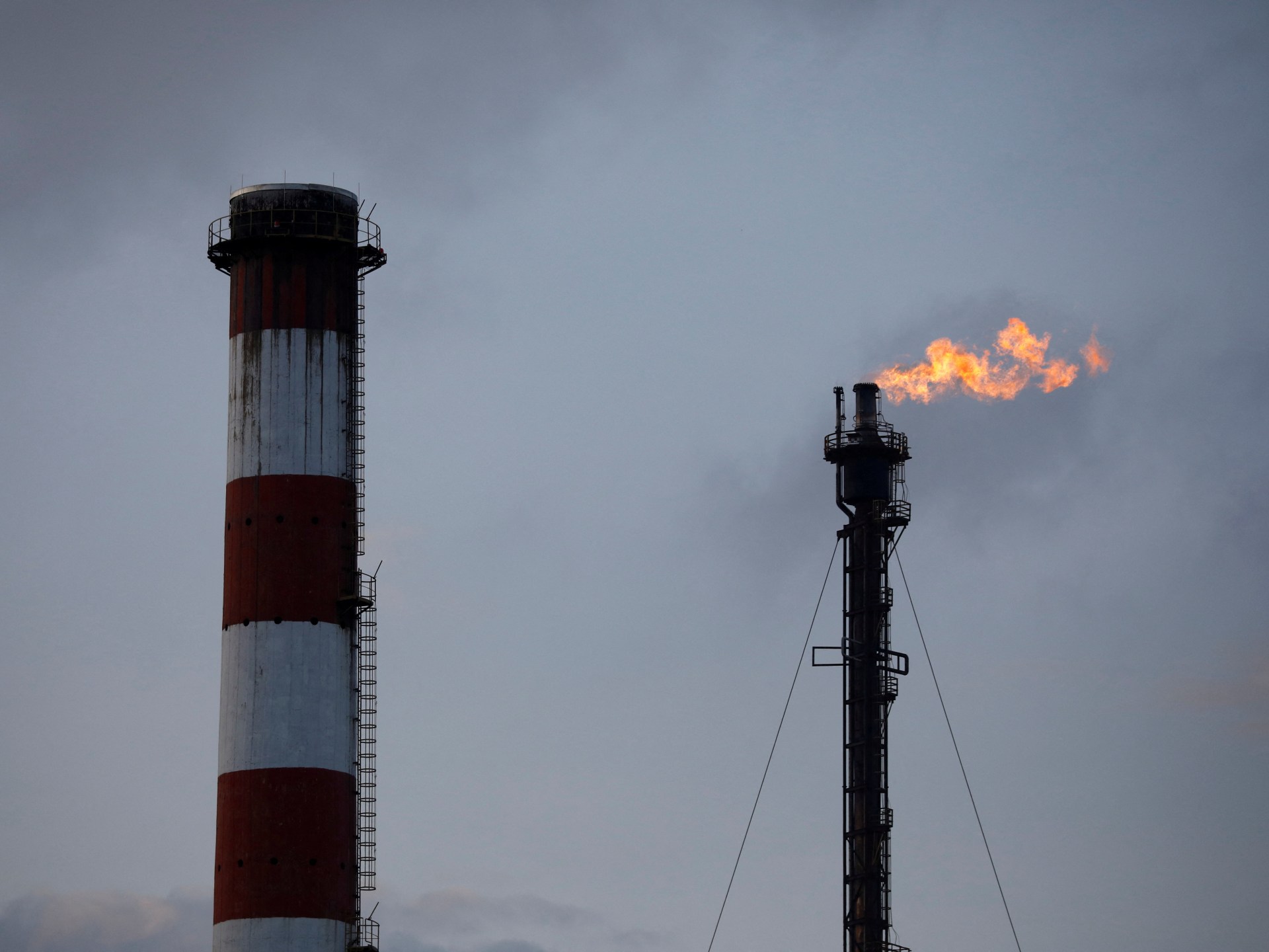 Read more about the article EU pauses methane penalties amid energy crisis, US pressure